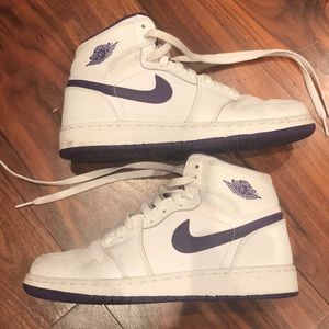 Nike high top retro 1s